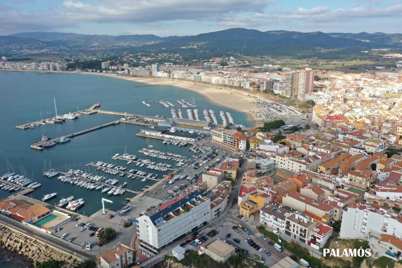 Espectacular Apartament A Palamos Centre! Amb Wifi Esterno foto
